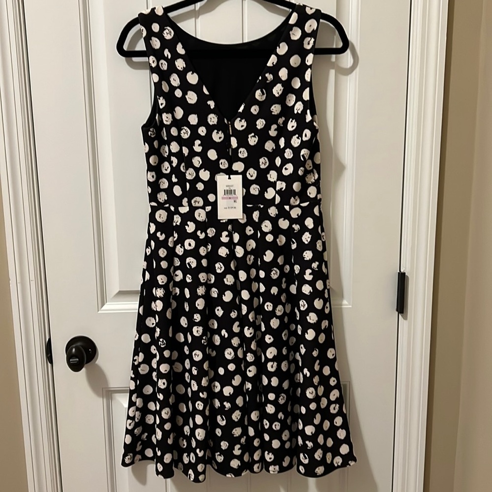 NWT size 6 DKNY sleeveless dress